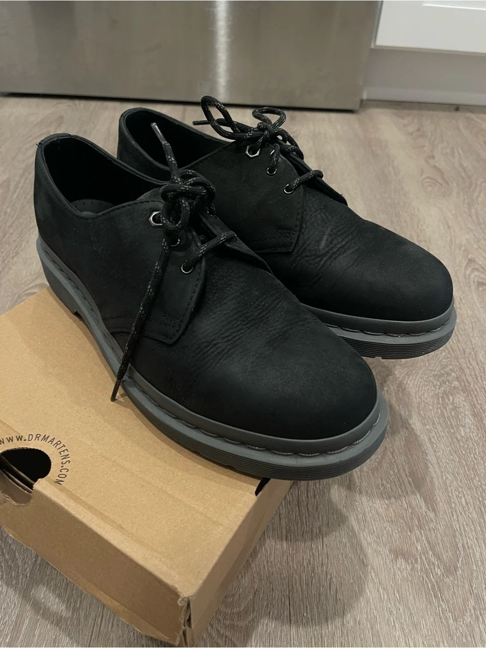 Dr. Martens Men’s Black Lace-Up Shoes in nubuk leather size 43 (1461 SR)
